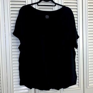 Like new Old Navy Black Relaxed Fit T-Shirt